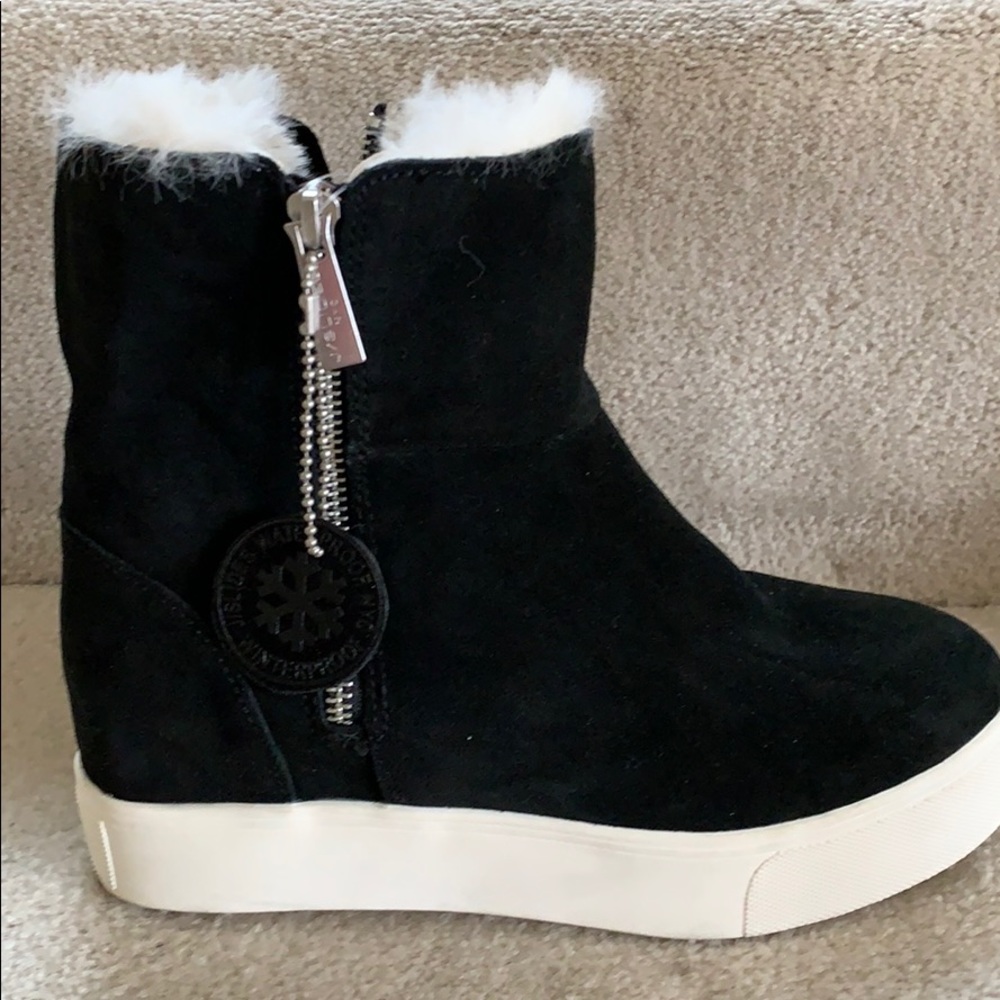 NWOT J/SLIDES NYC FUR-LINED BOOTS
